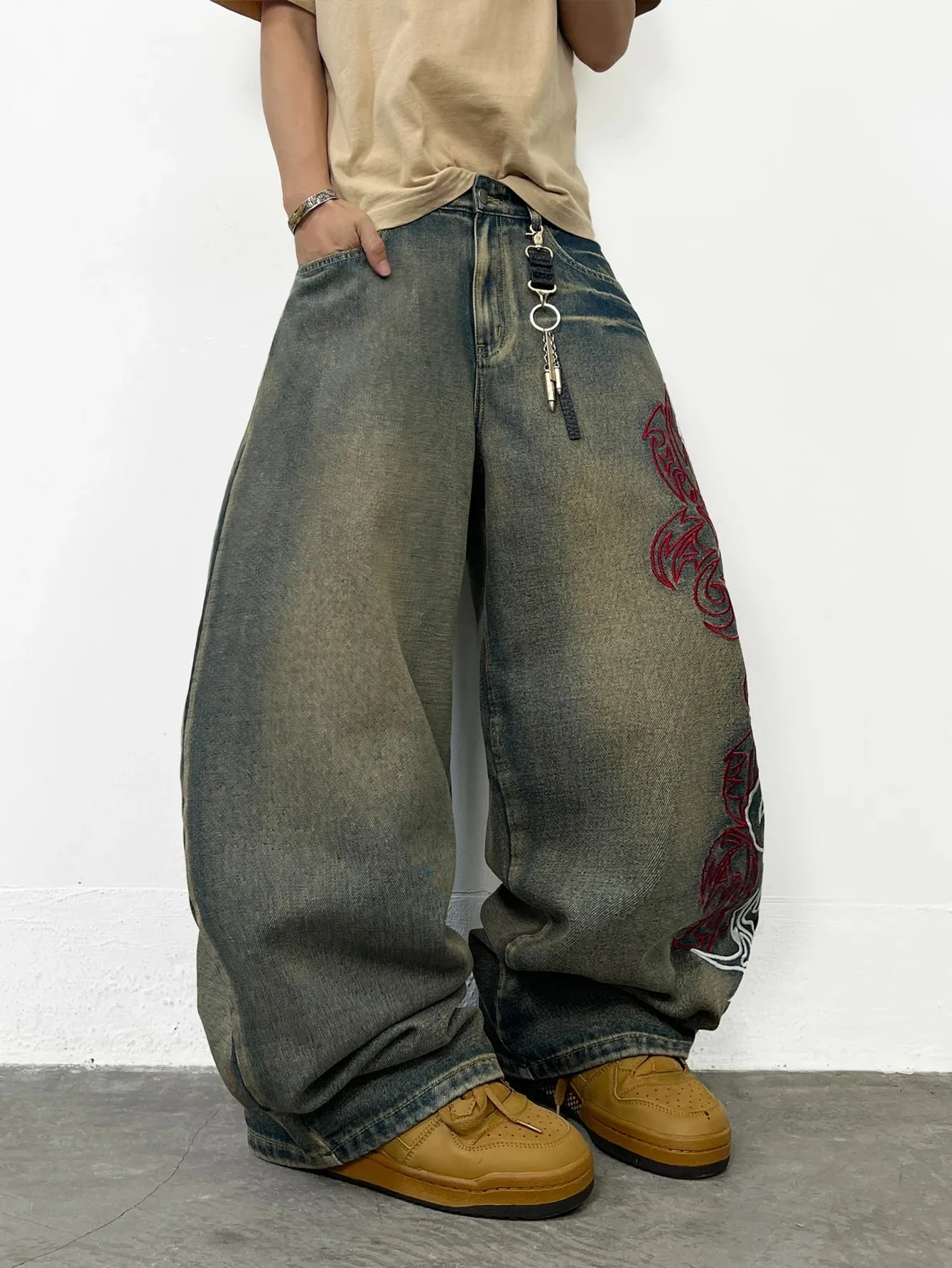 American Retro Two-Tone Totem Embroidery Design Vintage Washed Baggy Wide-Leg Jeans Y2K Hip-Hop Streetwear Stylish Long Pants