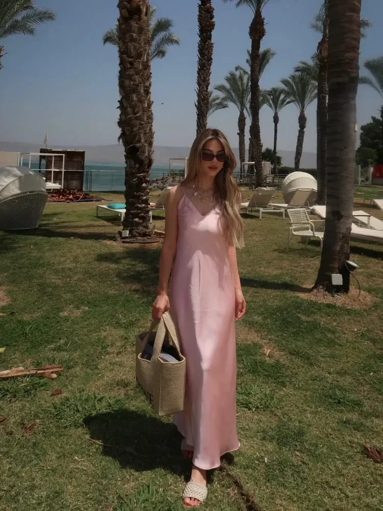 Trễ Vai Hồng Satin Đầm Maxi Thời Trang Không Tay Hở Lưng Ôm Body Khoét Hở Đồ Bầu Nữ Dạ Hội Áo Choàng 2025