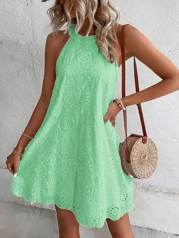 2026 Women's White Floral Cut-out Halter Neck Dress Sleeveless Bohemian Maxi Dress with Irregular Hem for Beach Holiday — image 7