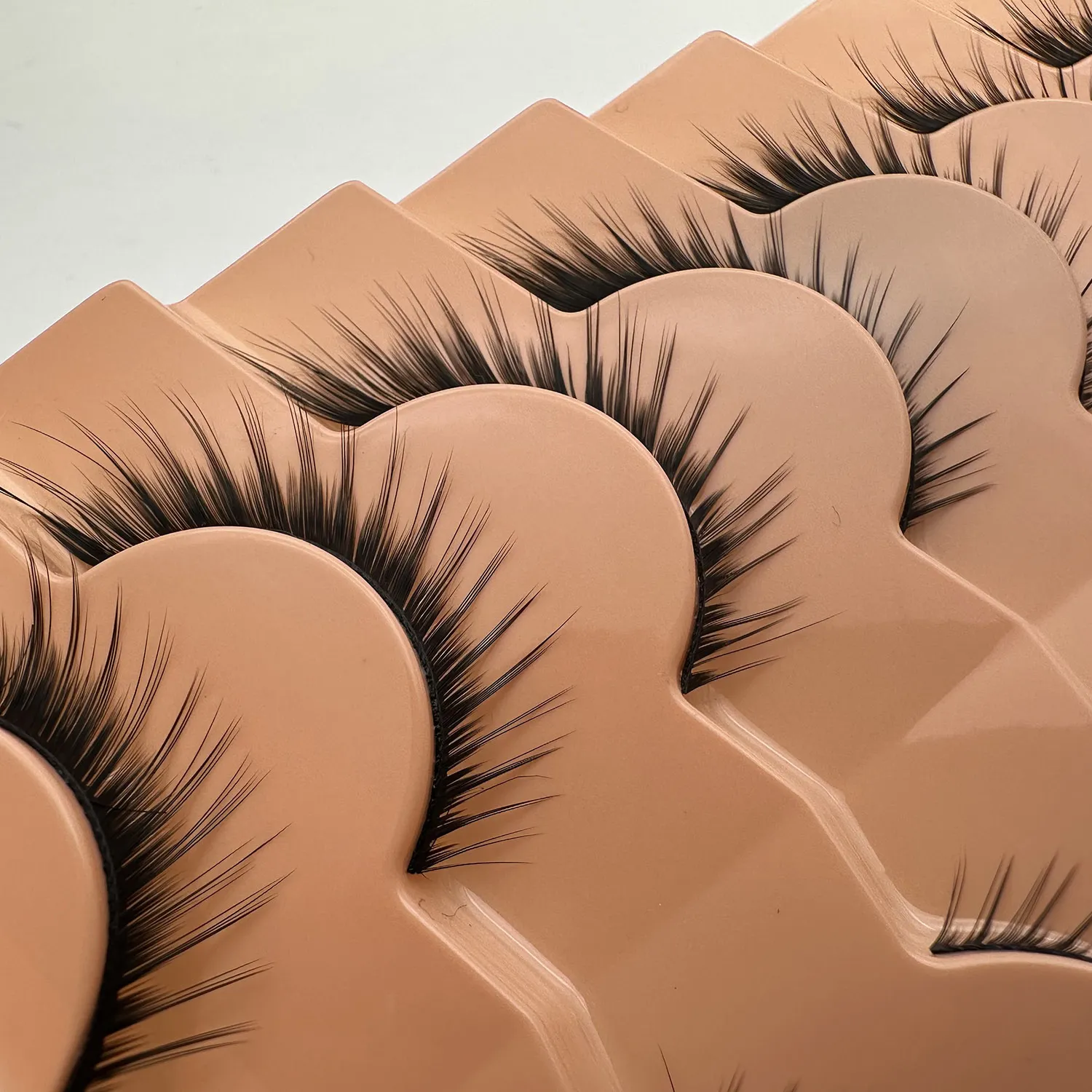 7 pairs of cat’s eye/fox eye falsie lashes one-piece design thick curled soft 3D fluffy mink lashes.