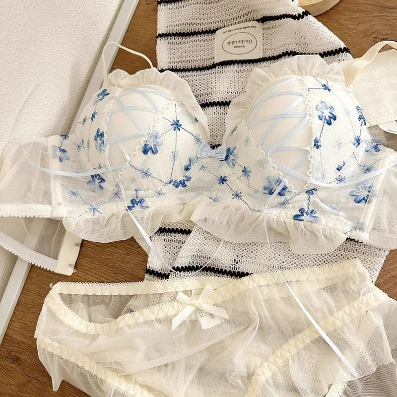 Underwear Sweet and Cute Lace Lingerie with Briefs Set Girl Heart Fresh Steel Ring Gathered Thin Bra Set Push Up Bralette