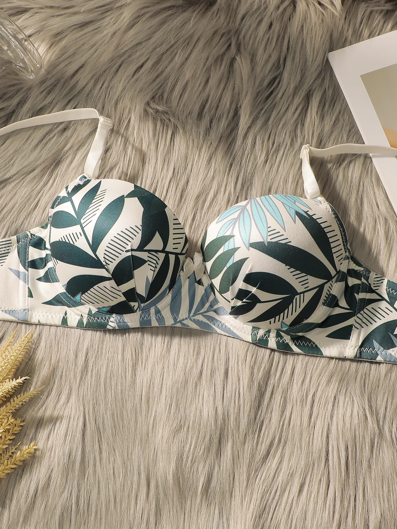 Women's sexy lingerie set with refreshing summer leaf print and steel ring gathering push up comfortable bra set A2137