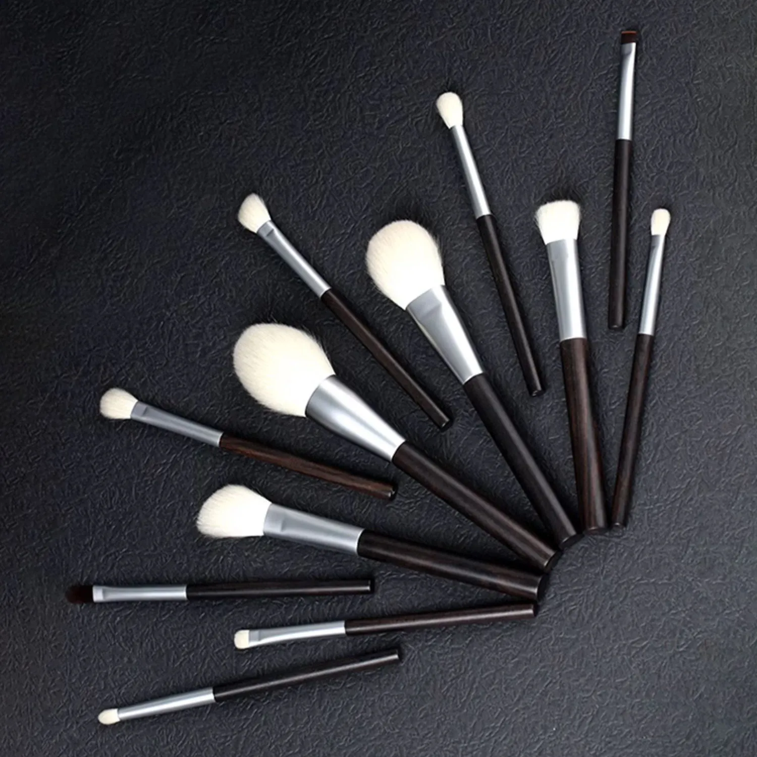 Ebony Handle Handmade Makeup Brushes 1pc Soft Saibikoho Goat Hair Face Powder Blush Eye Shadow Brush Professional Make Up Brush