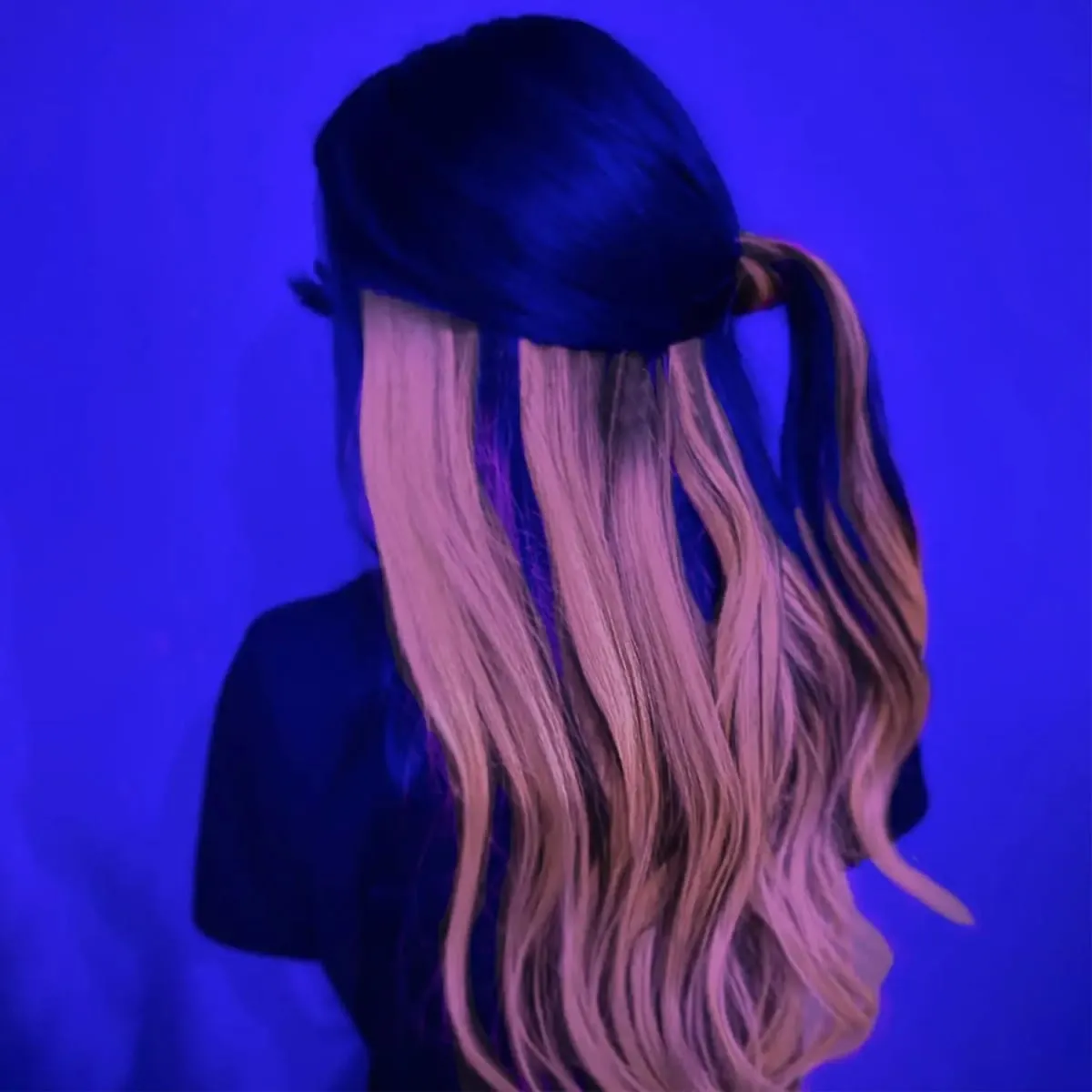 Glow In The Dark Clip‑In Hair Extensions 24 Inch Synthetic Peekaboo Highlight Hairpieces For Festival Halloween Party