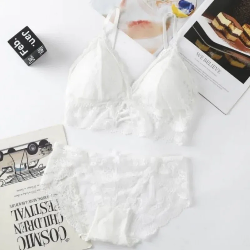 Lace Bra Set for Women Wirefree Bralette Front Criss‑Cross Floral Lace Underwear Sexy Lingerie 2‑Piece Bra And Panty Kit