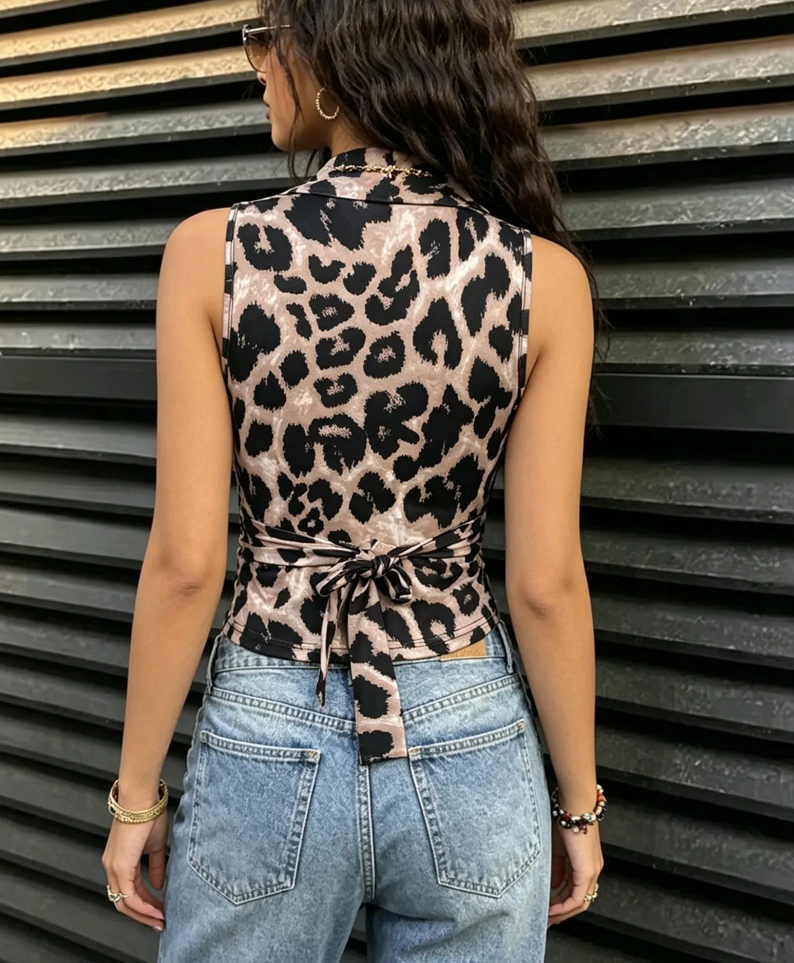 Women Casual Tank Top Leopard Print V Neck Sleeveless Surplice Twist Tie Fitted Crop Top Chic Summer Streetwear Tank Blouse