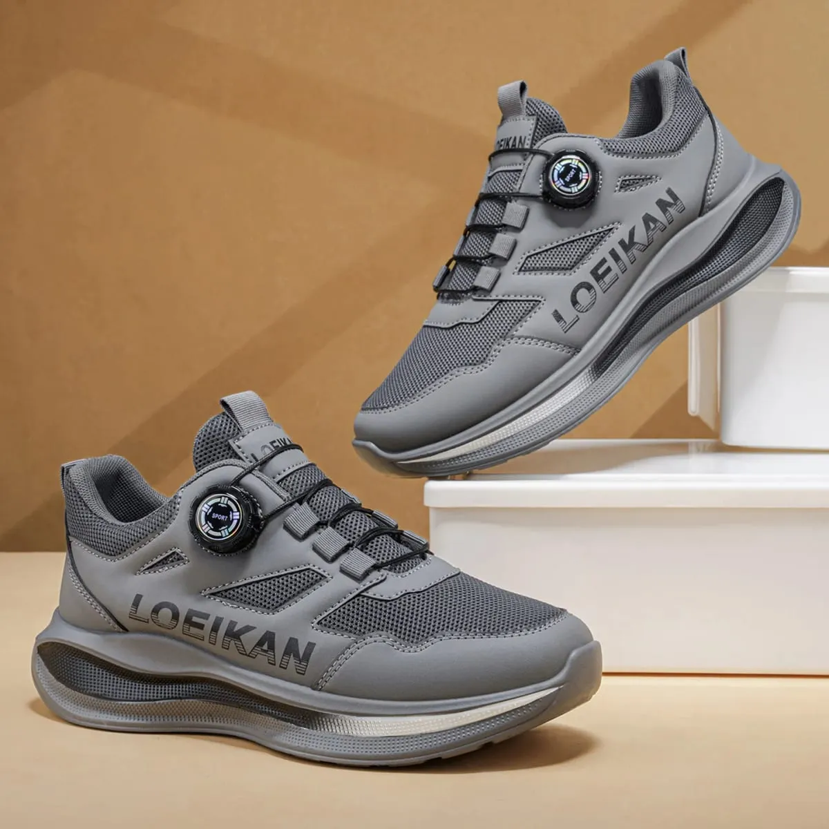 Men's All-Season Outdoor Casual Hiking Shoes Comfortable and Breathable Featuring a Twist Buckle Design.