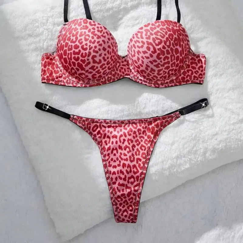 Women's Sexy Leopard Print Lingerie Set Comfortable Close-Fitting Push-Up Bra with Steel Ring Gathering