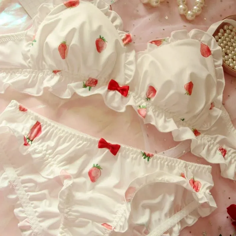 Set reggiseno e mutandine in seta di latte alla fragola Set intimo morbido senza fili Reggiseno Lolita Kawaii e slip rosa