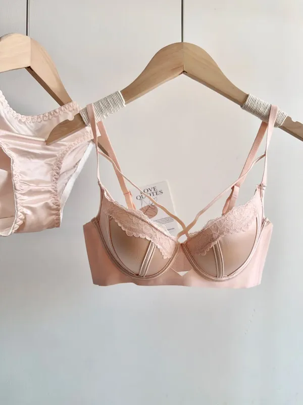 Hot French Lace Push Up Bra Polka Dot Small Chest Shaping Sweet Lingerie Adjustable Strap Soft Comfort Ladies Intimates 32-38