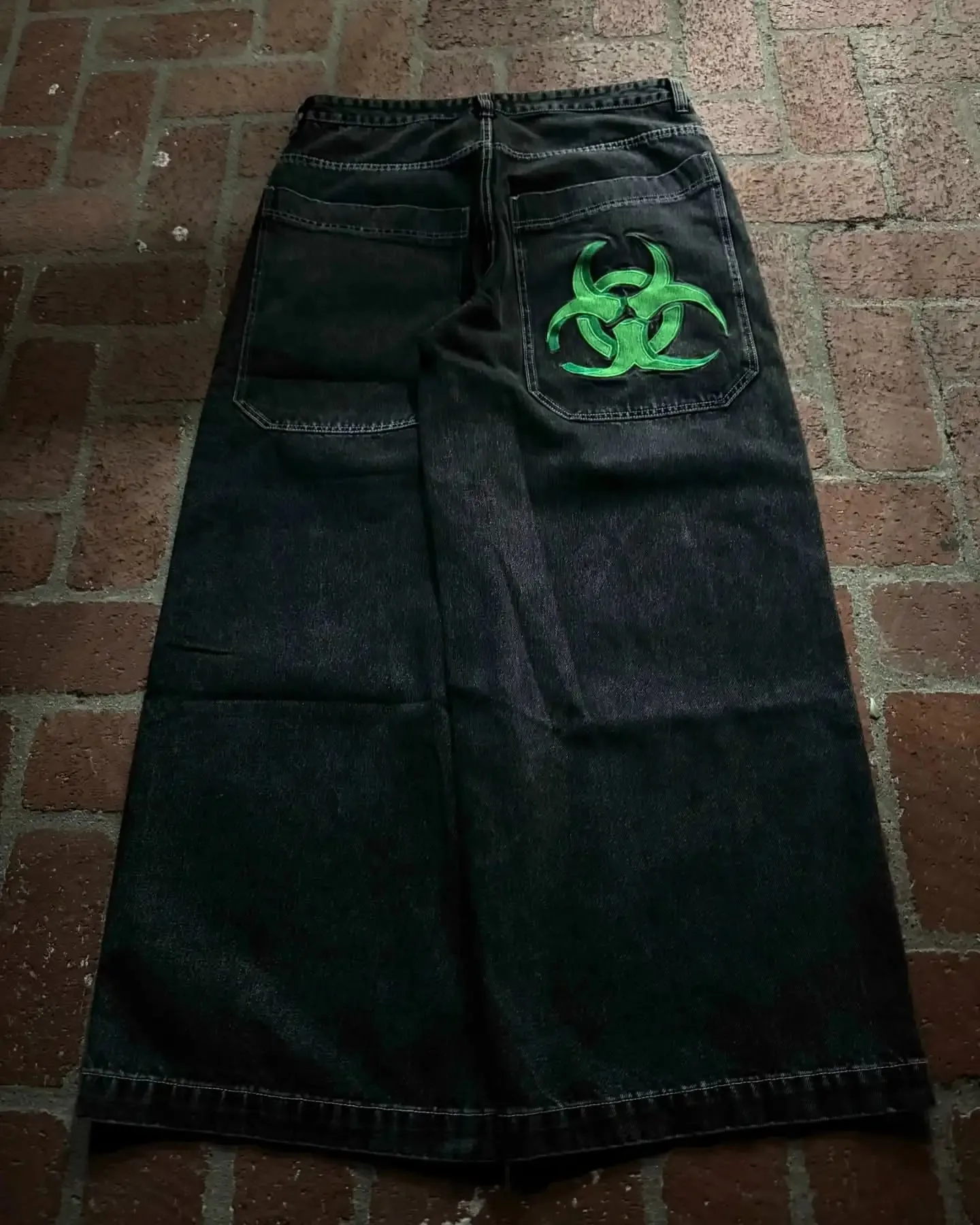 Men Gothic Cross Print Black Denim Baggy Pants Mid Waist Big Pocket Design Loose Fit Hip Hop Streetwear Jeans for Daily Casual