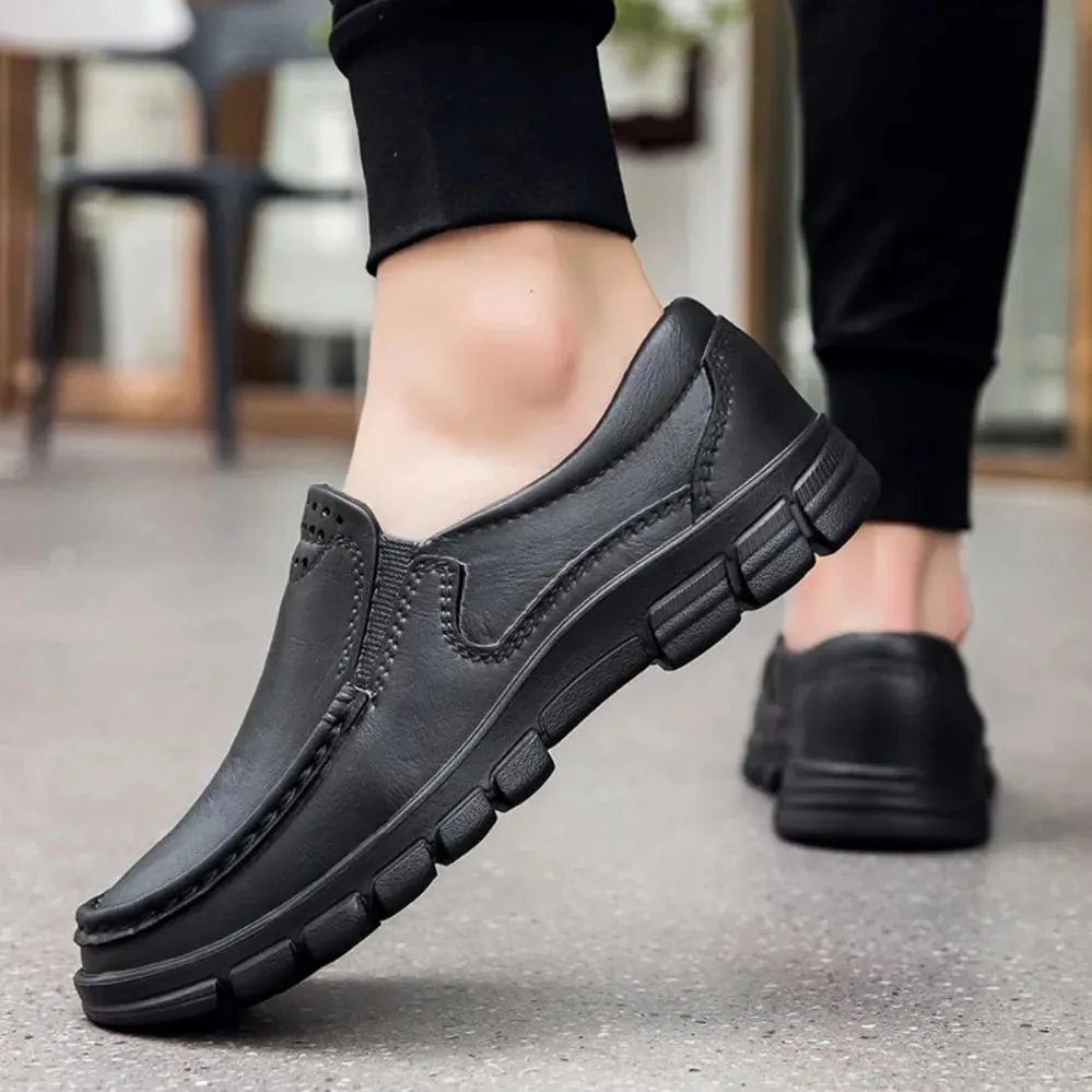New Large Size Lightweight Casual Shoes Men's Oil and Slip Resistant Chef Shoes One Stirrup Driving Shoes Garden Shoes Soft