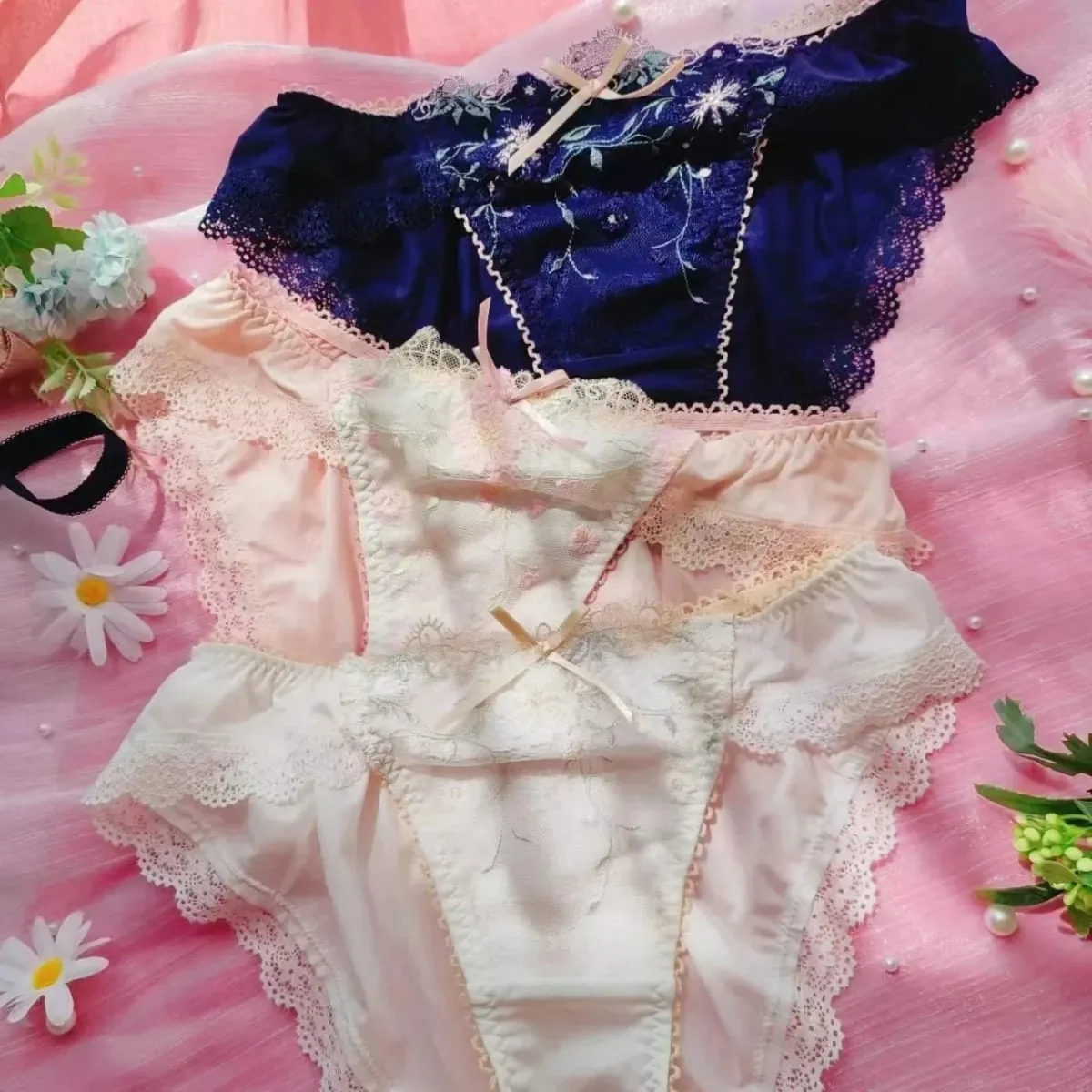 Women's Lace Underwear Set Embroidery Bra & Panties Comfortable Thin Push Up Lingerie