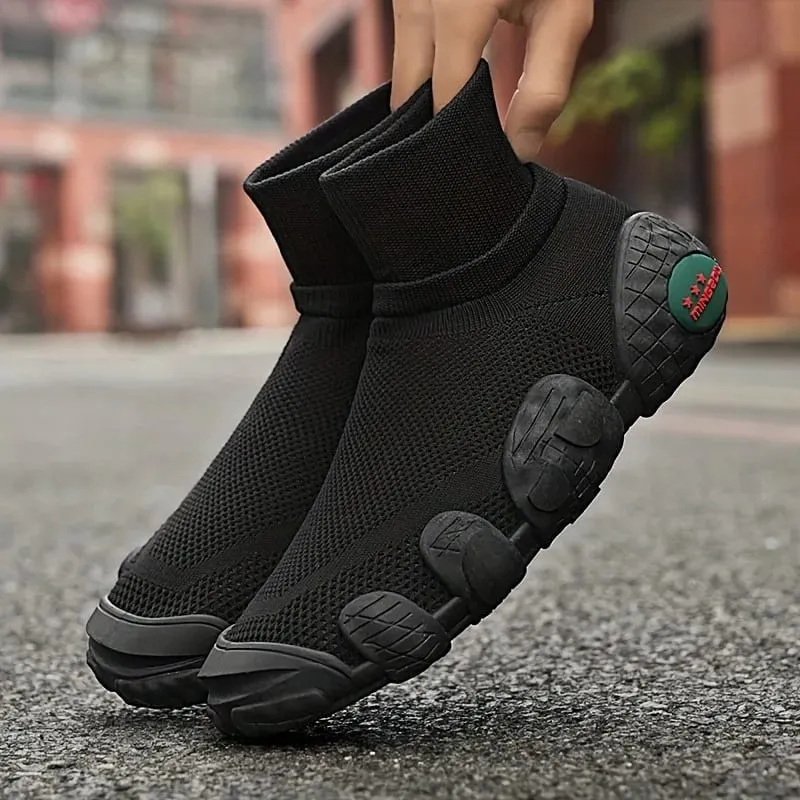 2025 New Summer Breathable Hollow Mesh Shoes Casual Sports Shoes Fashionable and Versatile Men's Shoes