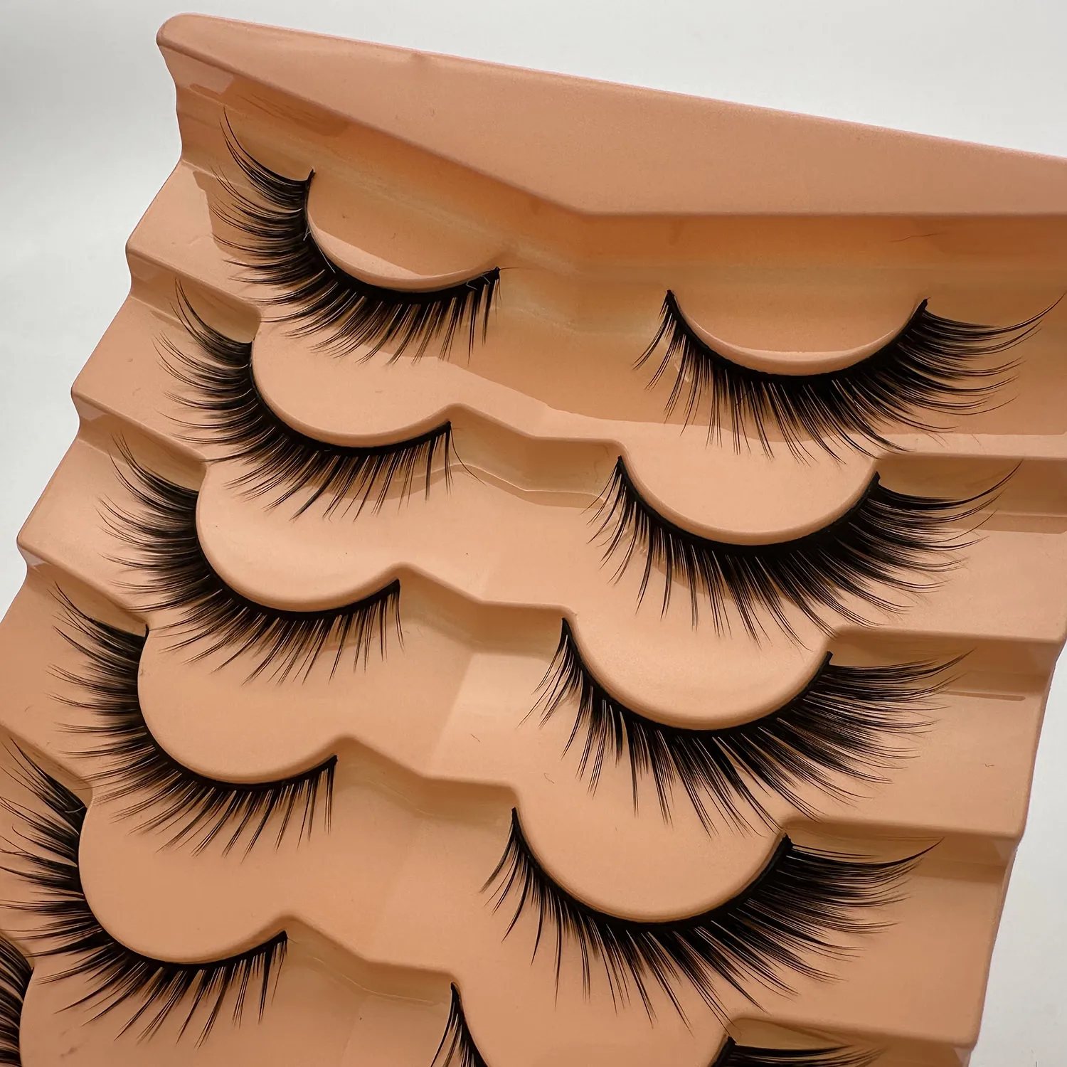 7 pairs of cat’s eye/fox eye falsie lashes one-piece design thick curled soft 3D fluffy mink lashes.