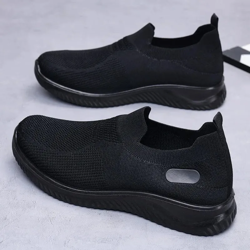 New Men's Casual Sports Shoes with Soft Sole Anti Slip and Breathable Work Cloth Surface for Men