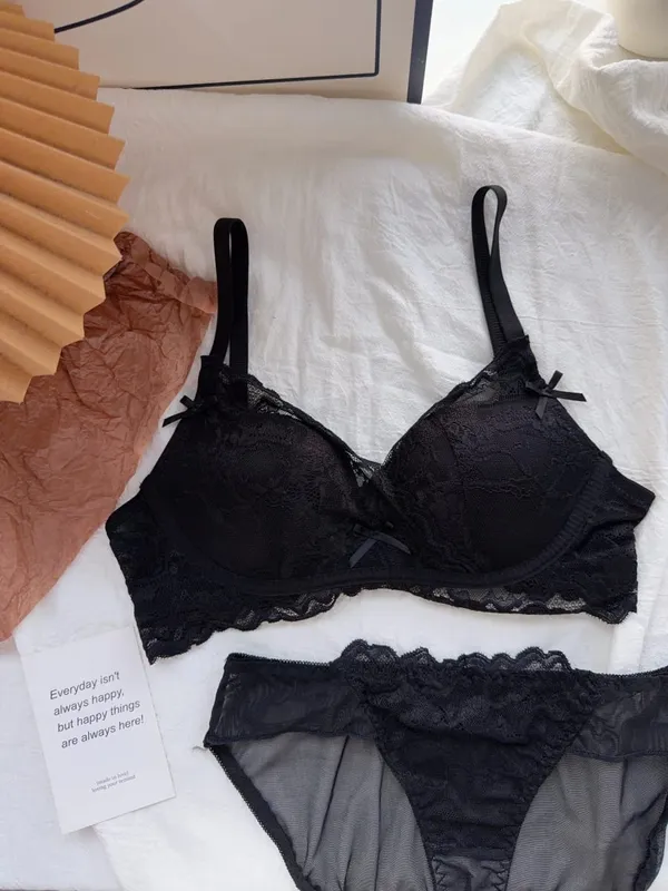 Cute Red Bra and Panty Set Women Comfortable No Wire Push Up Lingerie Sexy Bridal Wedding Lingerie Set Girls Birthday Present
