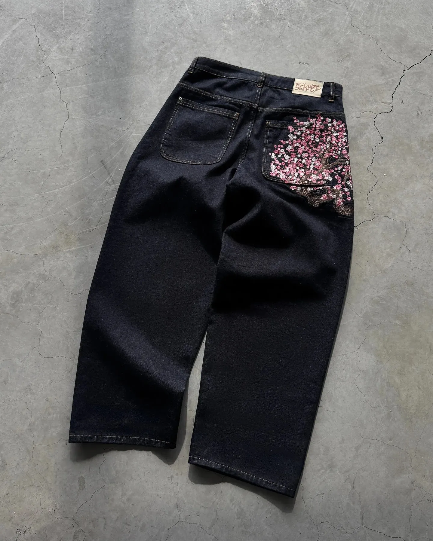 อเมริกัน Retro Pocket Cherry Blossom ปักกางเกงยีนส์ Y2k Vintage Men Casual Baggy ตรงขากว้างขากว้างกางเกง Hip Streetwear