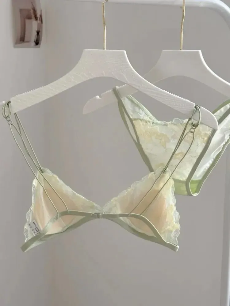 우아한 속이 빈 레이스 브래지어 & 팬티 세트 언더 와이어 없음 쉬어 프렌치 트라이앵글 컵 Bralette 보이지 않는 티셔츠 여성 속옷