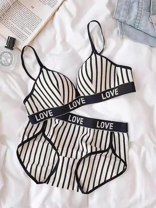 2pcs Women's Sexy Lingerie Set Low-Rise Comfortable Breathable Thongs And Elegant Bras Outfit Underwear Set