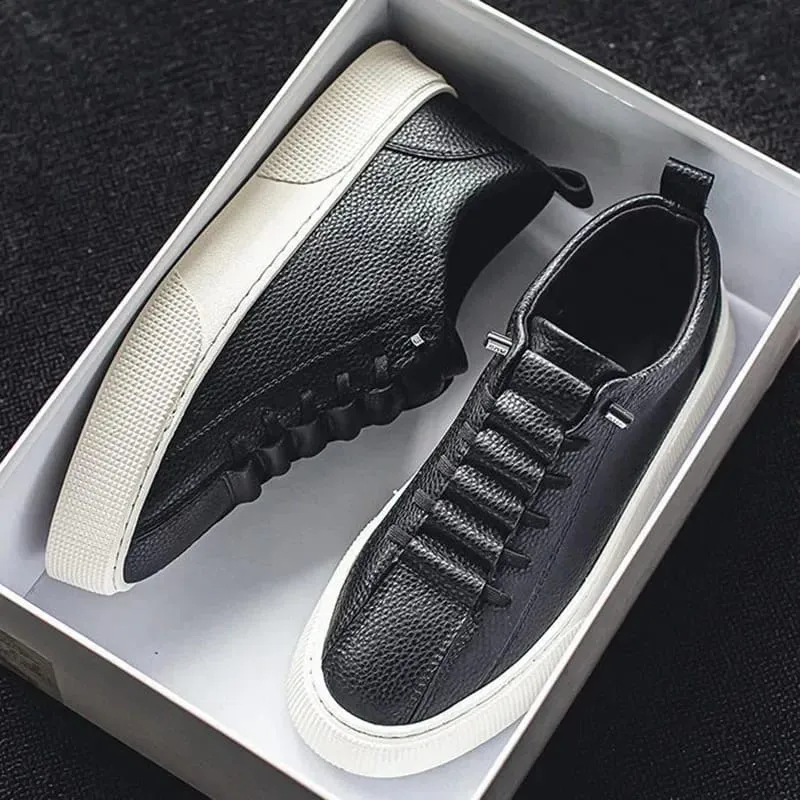 白スニーカー男性 2024 春のファッションカジュアルレースアップラウンドトゥフラットメンズランニングスポーツシューズ Zapatillas Deportivas Hombre