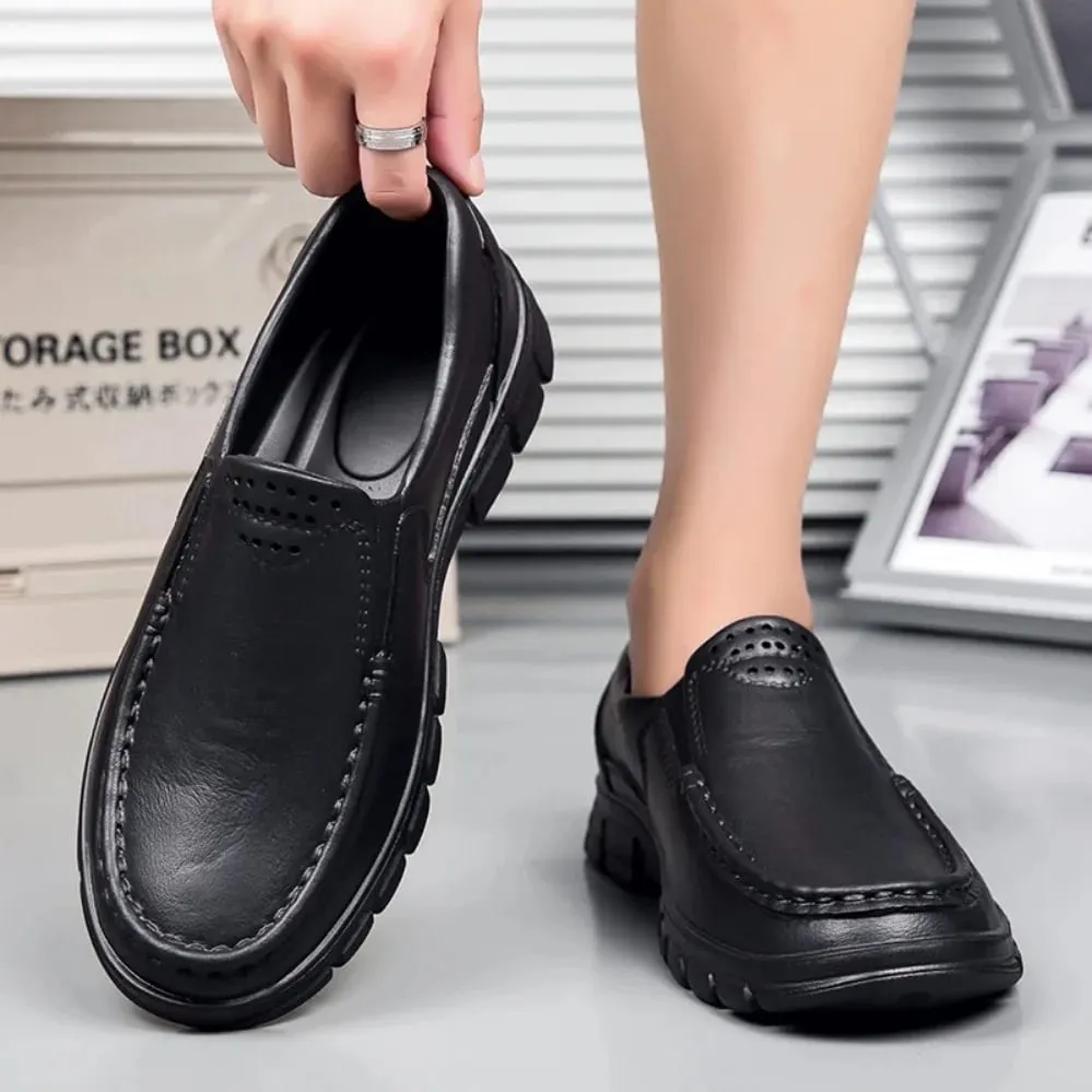 New Large Size Lightweight Casual Shoes Men's Oil and Slip Resistant Chef Shoes One Stirrup Driving Shoes Garden Shoes Soft