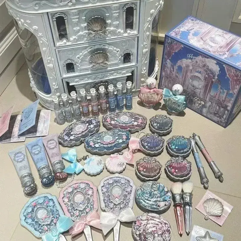 Flowerknows Shell's Jewel Collection 多合一化妝套裝女士化妝套裝全套眼影唇彩腮紅香水盒