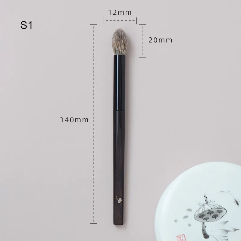Shoushoulang Hand Crafted Makeup Brush Tapered Eye Shadow Blending Brush S1 Goat Squirrel Hair Ebony Wood Handle Makeup Brushes