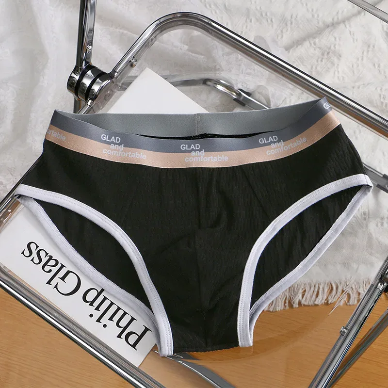 Summer New Men's Solid Color Cotton Briefs, Minimalist Breathable Thin Underwear, Trendy Trunks Male Bikini Underpants