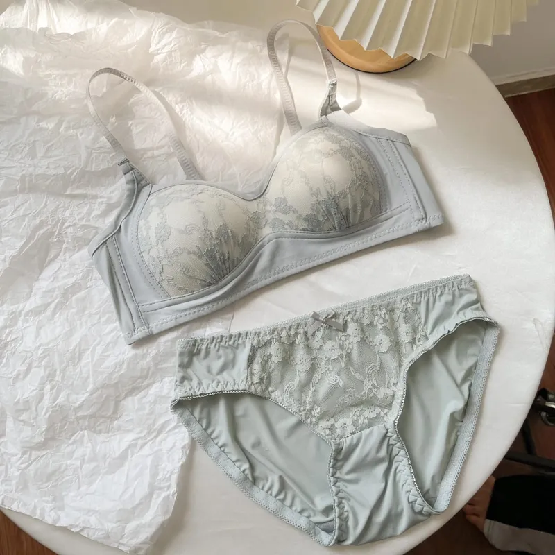 Sexy Push Up Lace Bralette Malé poprsí Bezdrátové Pohodlí Léto Ultratenká nastavitelná ramínka Sada spodního prádla proti pověšení S-XL​​ Podprsenka