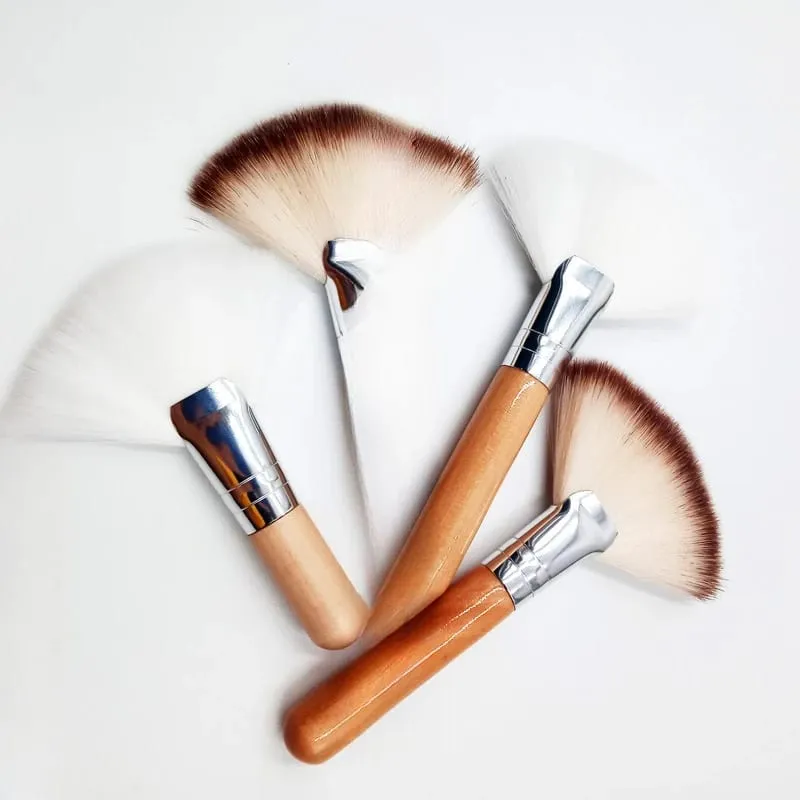 Mini-Make-up-Pinsel, sanfte Kosmetikerin, Reinigung, Kosmetik, klein, weiß, kurzer Holzgriff, Kunstfaser-Fächerpinsel für die Gesichtsbehandlung