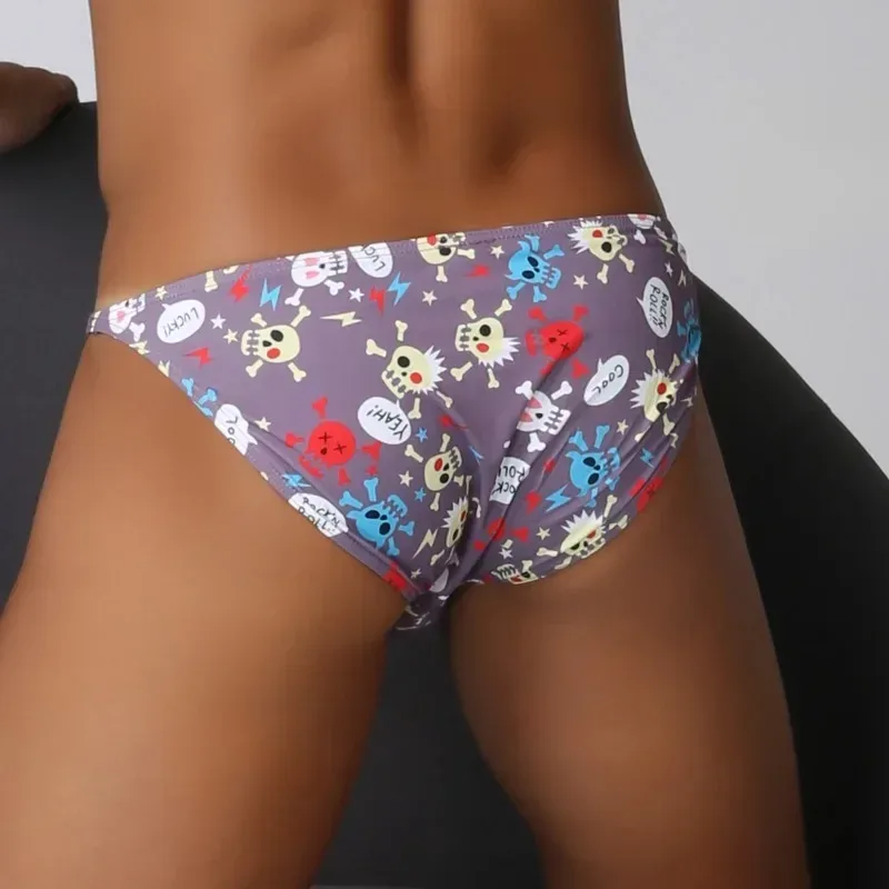 Men's Sexy Swim Briefs Maillot De Bain Bikini Swimsuit With Cool Funny Skull Print for Surf Beachwear Swimming Trunks