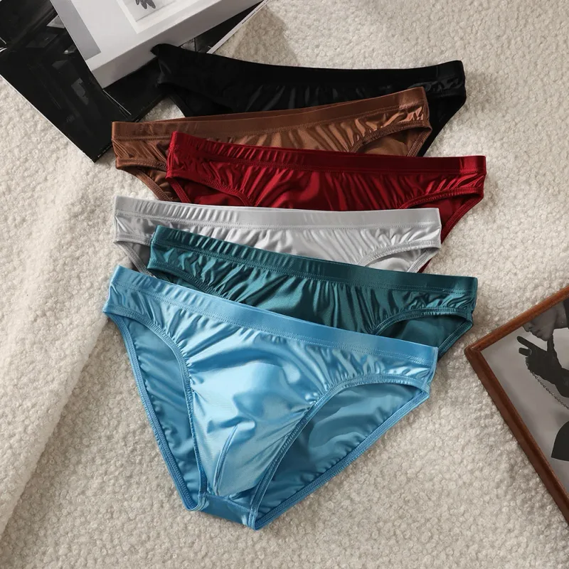 Slip bikini da uomo in raso marrone di lusso Cintura alta elastica Mutande lisce e lucide con custodia sagomata 3D Intimo traspirante