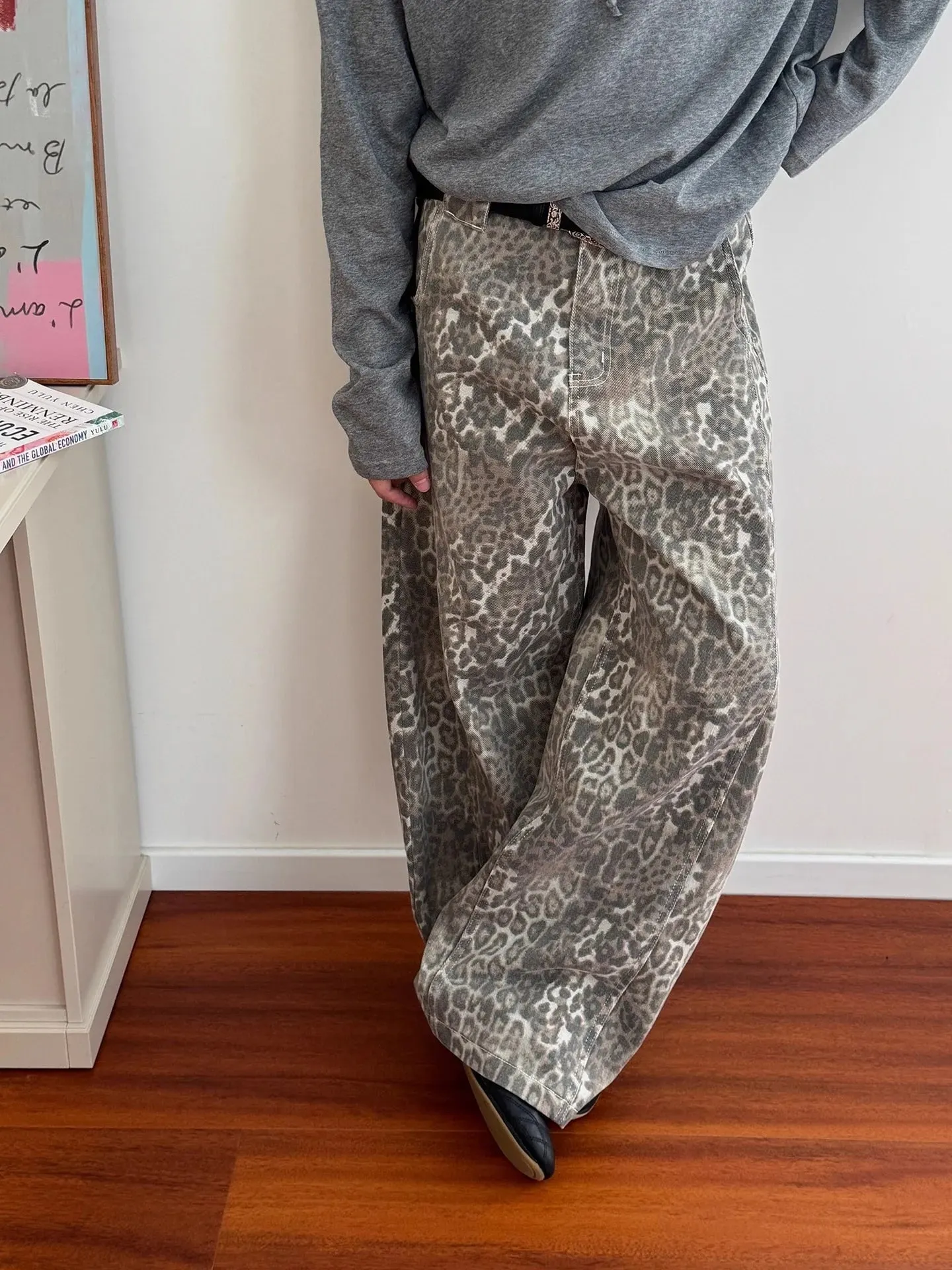 Niche Design men's denim pants leopard print new autumn unisex silhouette wide leg loose women's curved knife jeans