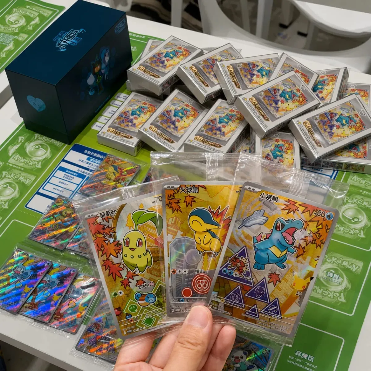 Hot 100% Official Pokemon 30th Anniversary Box Set Simplified Chinese PTCG Gem Pack Original Partners Special Illustration Cards