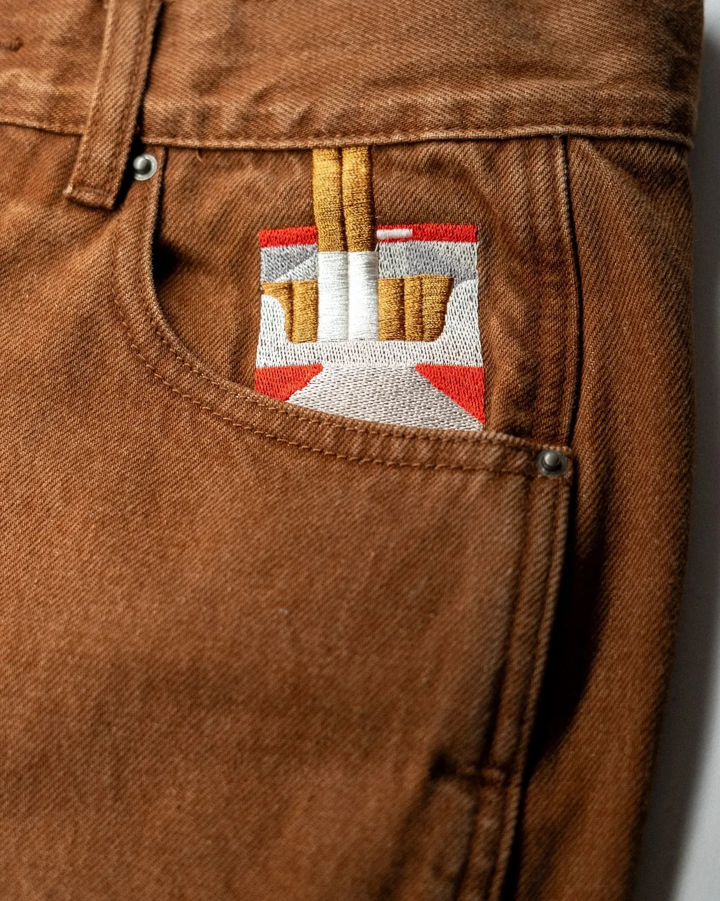 Streetwear Y2K Punk Retro Gothic American Classic Embroidered Jeans Men Women Brown Punk Loose Oversized Trousers Straight Jeans
