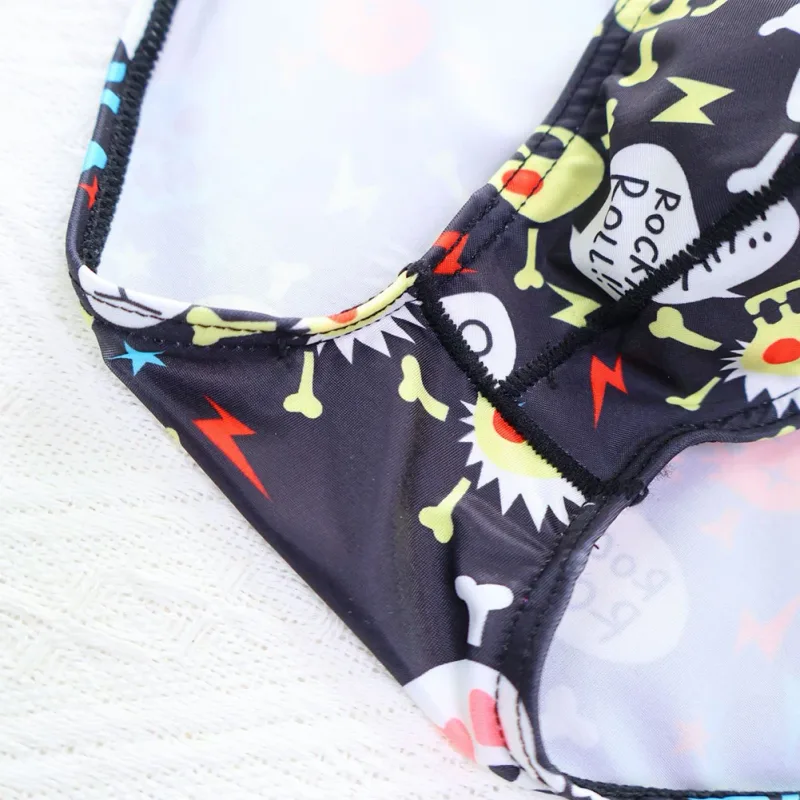 Men\'s Low Rise Underwear Briefs with Big Bulge Pouch and Skull Print Design Comfortable Stretch Fabric for Daily Wear