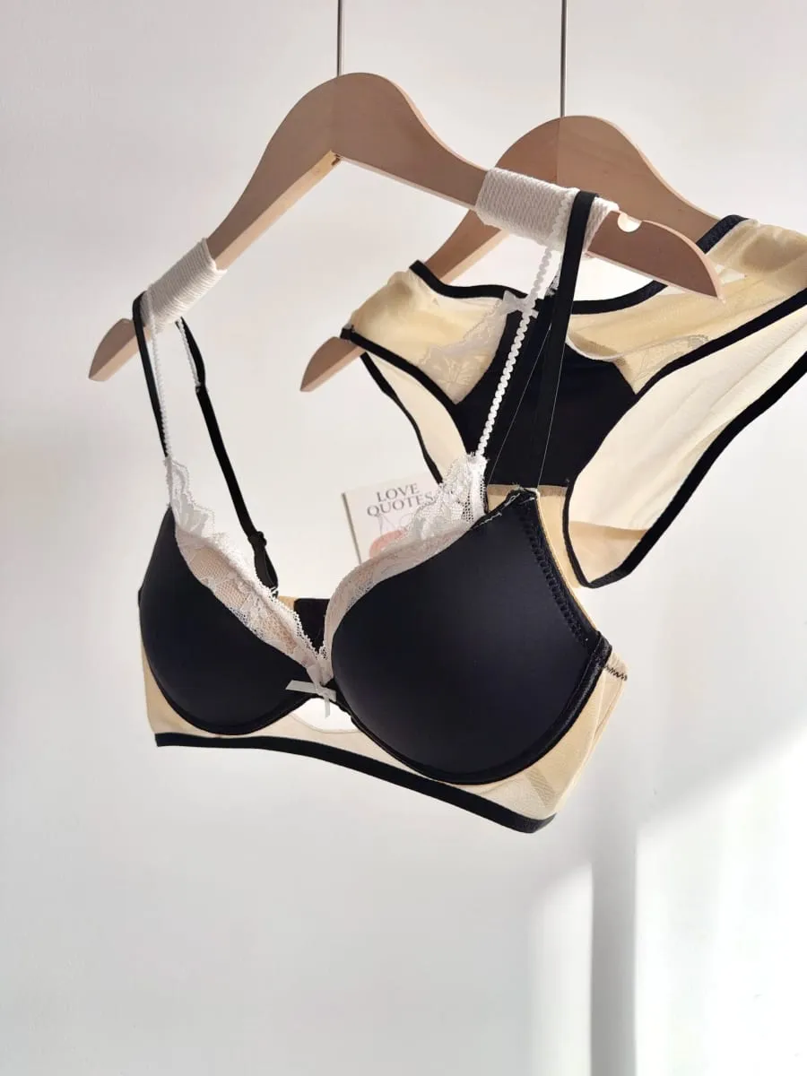 French Lace Sexy Pure Desire Lingerie Set for Women Push-Up & Bust Enhancing for Small Chest 2026 New Arrival Bestseller Side