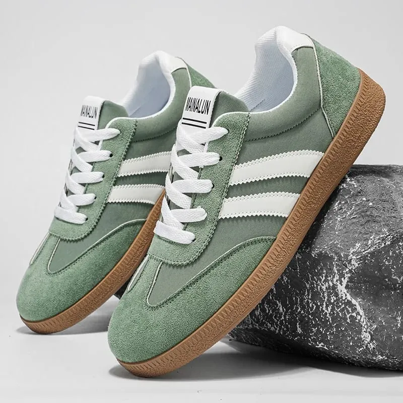 A Pair of Skateboard Shoes Shoes for men German Training Shoes Men's tennis shoes Men'S Fashionable Sports And Leisure Shoes