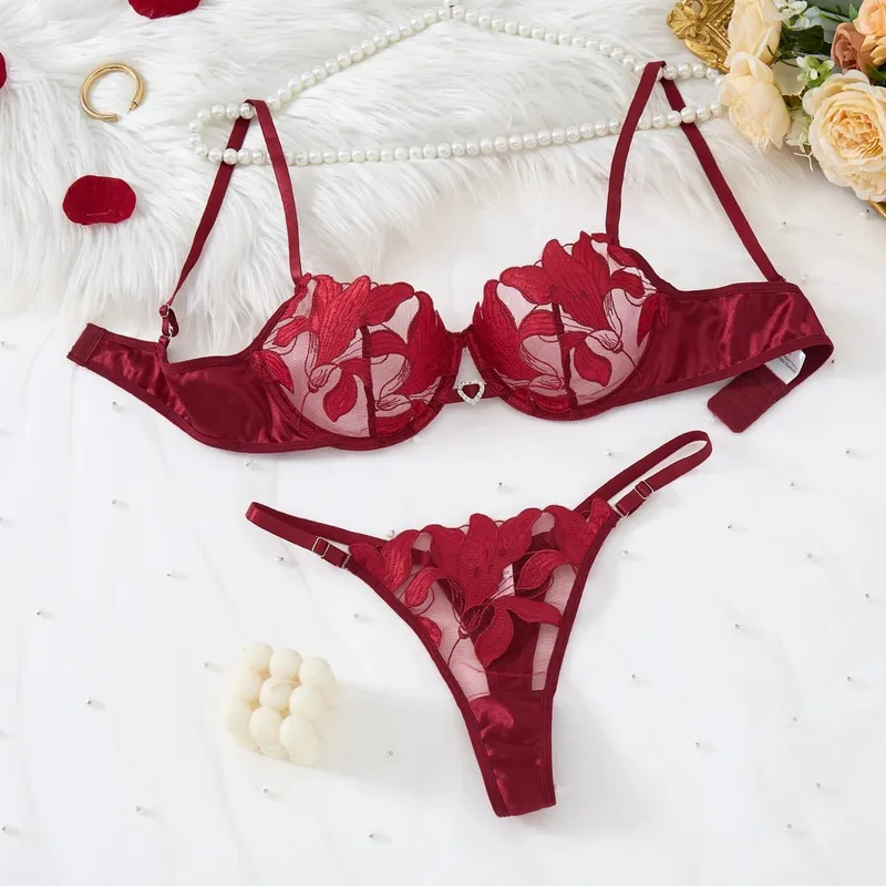 Coffee-Colored Embroidered Print Pajama Set - A Set Featuring A Floral Design Suitable for Women A sexy Bra ZA824031