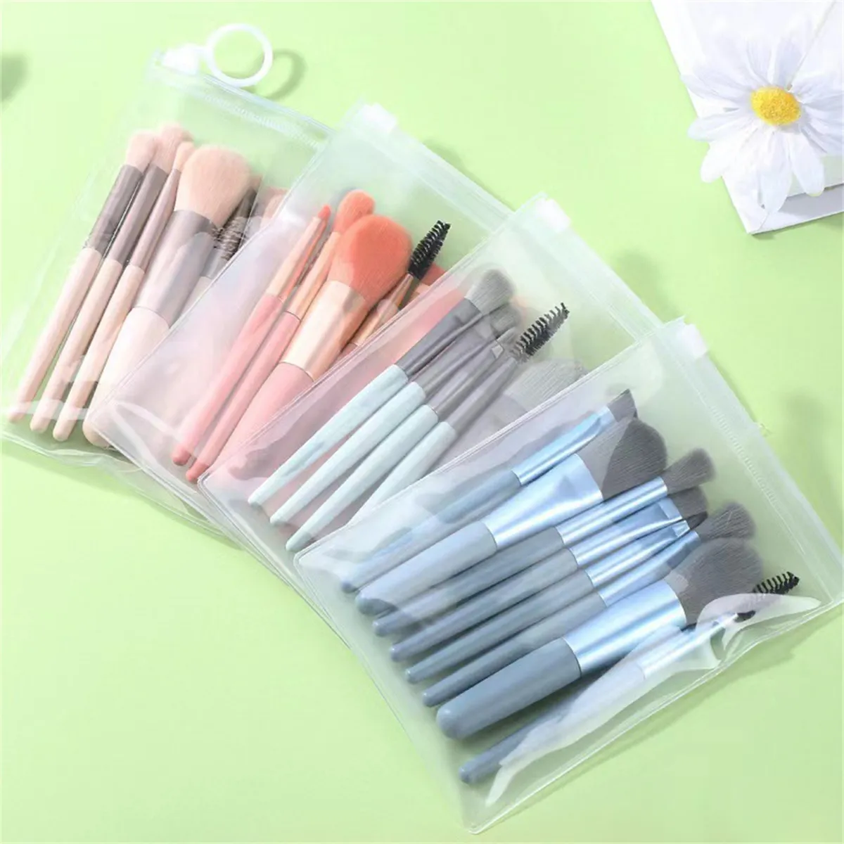 Soft Fluffy Makeup Brushes Set for Cosmetics Foundation Blush Powder Eyeshadow Kabuki Blending Makeup Brush Beauty Tool