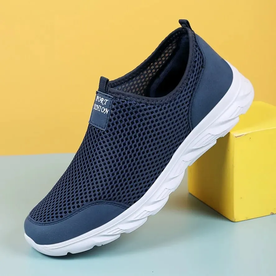 2026 Lightweight Men Casual Shoes Breathable Slip on Male Casual Sneakers Anti-slip Men's Flats Outdoor Walking Shoes Size 39-47