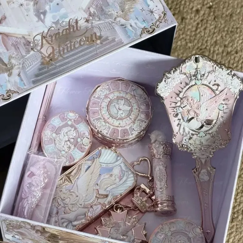 Flowerknows Knight Jednorožec Bunny Garden Dárková sada Blush Little Angel Zvýrazňovač očních stínů Paletka All-in-One Make-up Kit Box na obličej — image 2