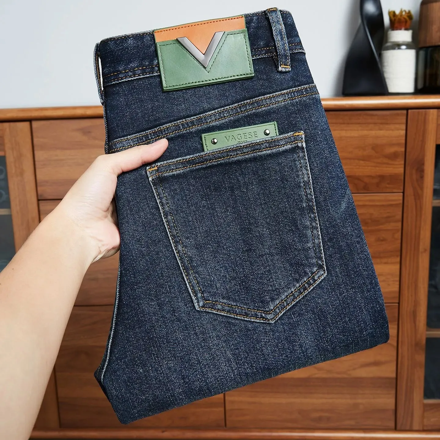 Light luxury high-end fashionable jeans for men in autumn 2025 thick and trendy casual slim fit elastic denim small leg pants
