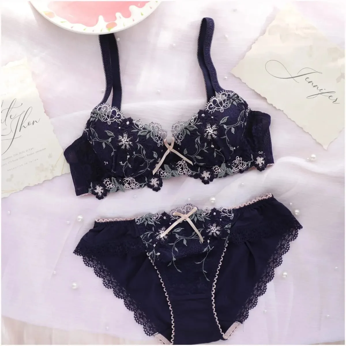 Women's Lace Underwear Set Embroidery Bra & Panties Comfortable Thin Push Up Lingerie