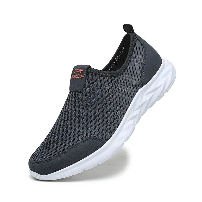 Lightweight Slip-On Shoes for Summer Large Mesh Breathable Men's Shoes Ultra-Light Soft-Soled Sports Shoes