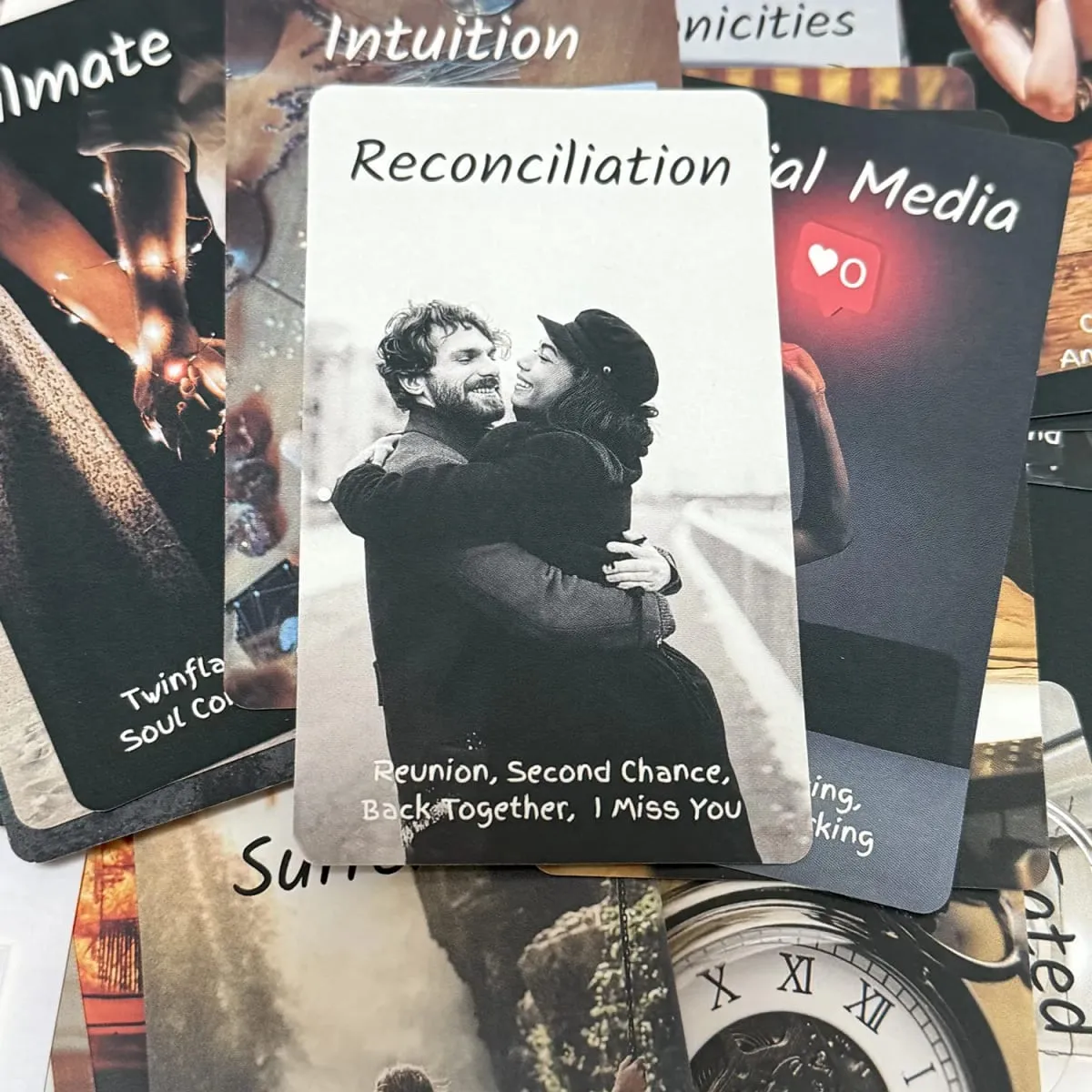 Newest Love oracle deck 54pcs English Twin Flame Messages Cards for Love Readings Soulmate for women girls