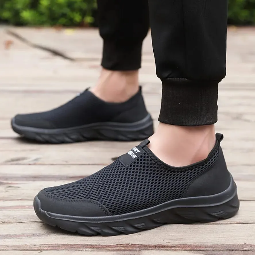 2026 Lightweight Men Casual Shoes Breathable Slip on Male Casual Sneakers Anti-slip Men's Flats Outdoor Walking Shoes Size 39-47