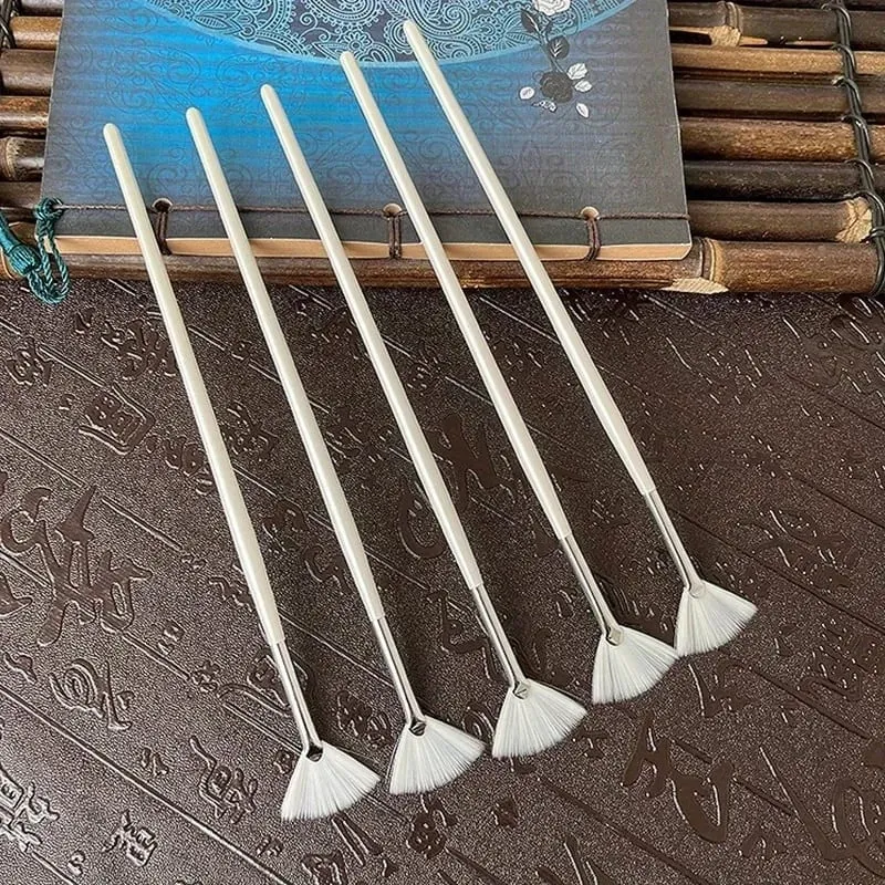 10pcs of fan-shaped fruit acid beauty brushes soft fan-shaped facial mask brushes for spa use spa essence liquid-specific brushe