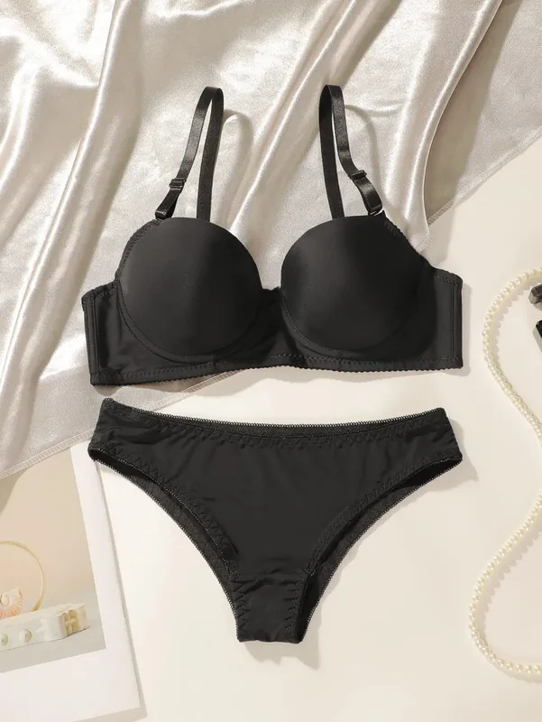 Hot selling solid color 2-piece underwear set multi-color daily four season Bra set comfortable to wear sexy Lingerie 2611